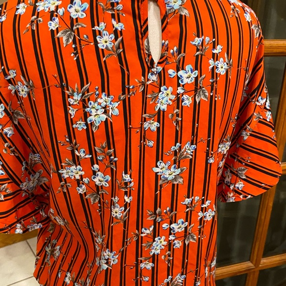 Blouse in Orange navy and light blue sbd white floral by ÁGAGI - Picture 6 of 8